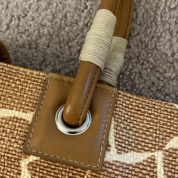 LIKE NEW FORTUNA VALENTINO STRAW TOTE - Picture 6 of 13